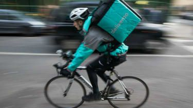 Доставка ездач Deliveroo