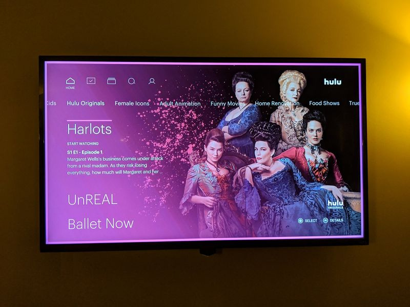 „Hulu Original Harlots Splash“ per „Fire TV“.