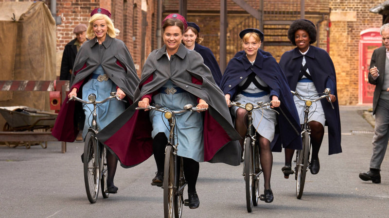   Trixie Franklin (HELEN GEORGE), Nancy Corrigan (MEGAN CUSAK), Rosalind Clifford (NATALIE QUARRY) a Joyce Highland (RENEE BAILEY) Call the Midwife season 13