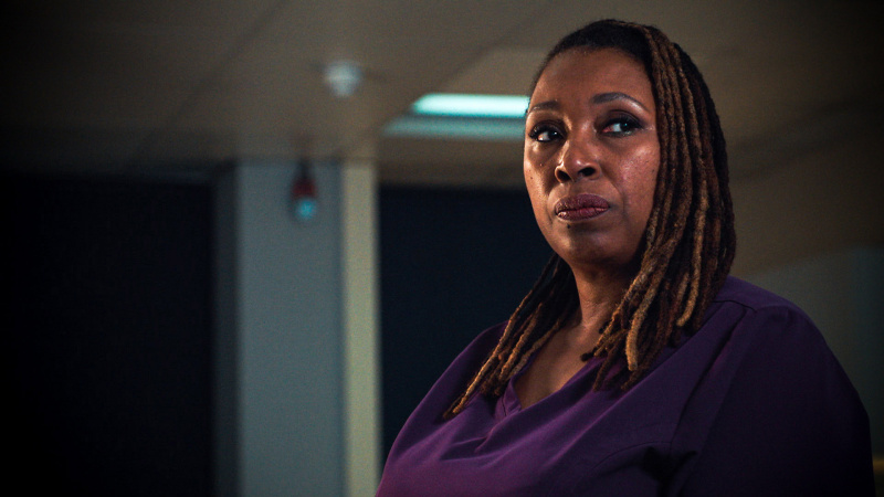  Jo Martin als Max McGerry'Holby City'.