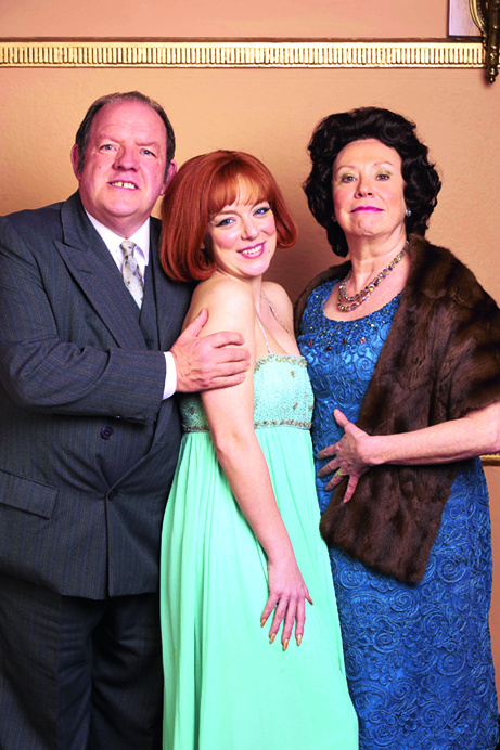   Melanie con John Henshaw y Sheridan Smith en Cilla.