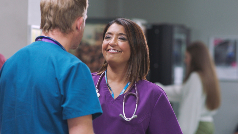   Snart det's banter as usual between Zoe and Dylan in Casualty.