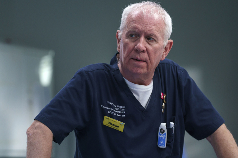   Charlie Fairhead on huolissaan BBC Casualtysta.