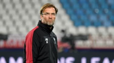 Liverpool-manager Jurgen Klopp tager en træningssession på Rajko Mitic Stadium i Beograd
