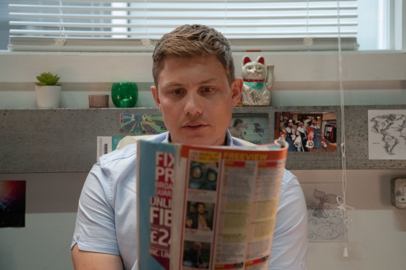   Unser ganz eigenes Was's on TV magazine makes a guest appearance in S2 of Big Boys, when Danny reads it to Jack.