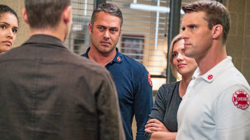 Sehenswert: CMT-Künstler des Jahres, 'Chicago' Outbreak Crossover