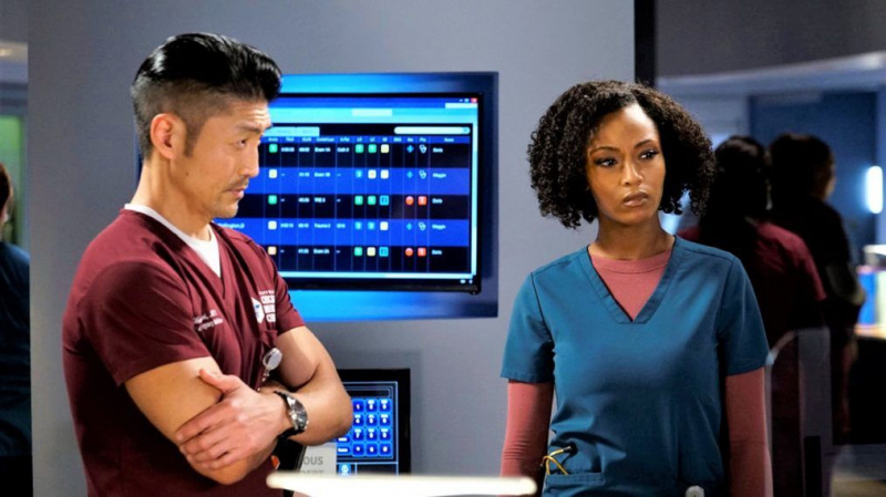 EP -skivor från 'Chicago Med' väger Ethan & April's Odds som nya utmaningar