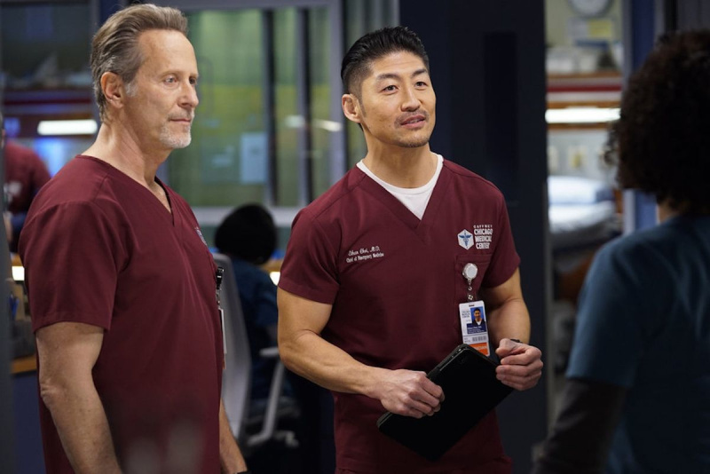 Dean Ethan Chicago Med Stagione 6 Episodio 8 Weber Tee