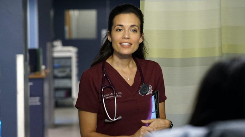 Torrey DeVitto Chicago Med sesong 6 Premiere Natalie Manning