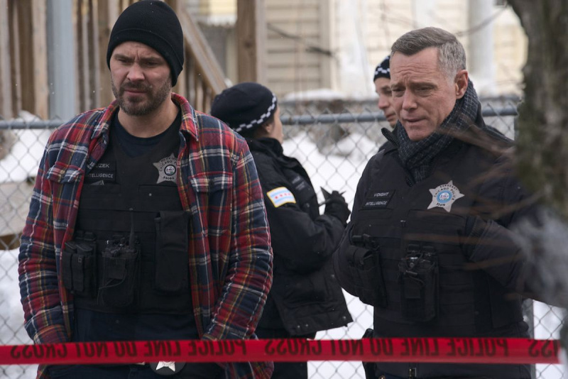 Čikagos PD 8 sezono 10 serija Adam Ruzek Voight