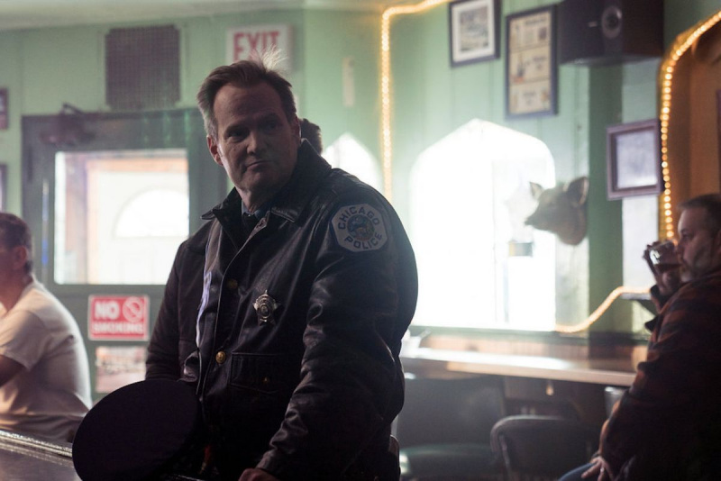 Jackas Colemanas Chicago PD 8 sezono diskoteka Bobas Ruzekas