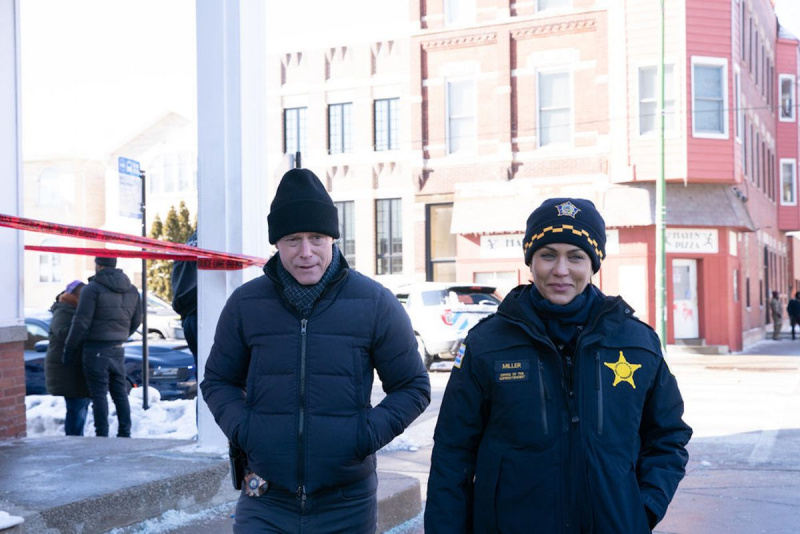 Chicago PD Staffel 8 Folge 9 Hank Voight Samantha Miller