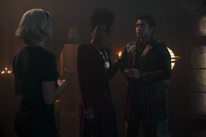 Kiernan Shipka, Chance Perdomo, Skye P Marshall in Chilling Adventures of Sabrina Kapitel 33