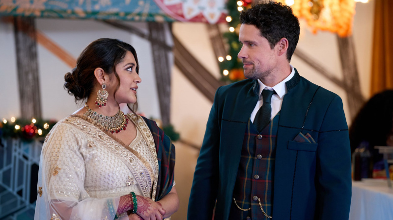 Anuja Joshi, Benjamin Hollingsworth τα Χριστούγεννα με τους Singhs