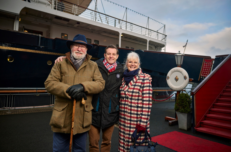   Fırıncılar Royal Yacht Britannia'ya binmeye hazırlanıyor.