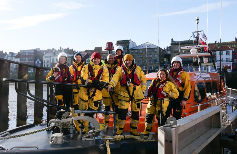   Matt, Whitby RNLI ekibiyle birlikte.