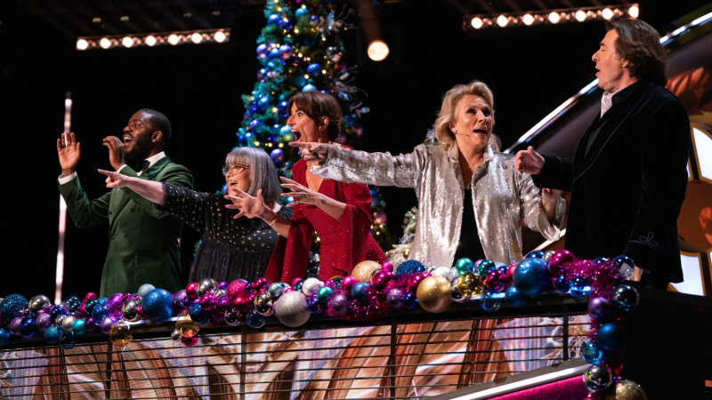   Mo, Dawn, Davina, Jennifer ve Jonathan, The Masked Singer'ın Noel özel 2024'ünde
