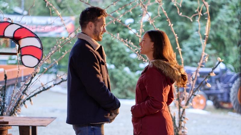 Christmas Under the Lights: ημερομηνία κυκλοφορίας, τρέιλερ, καστ και όλα όσα γνωρίζουμε για την χριστουγεννιάτικη ταινία Hallmark