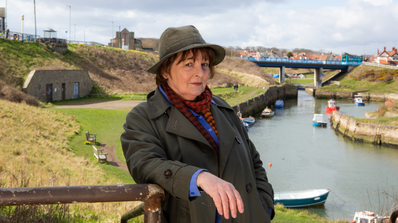  Brenda Blethyn kā Vera