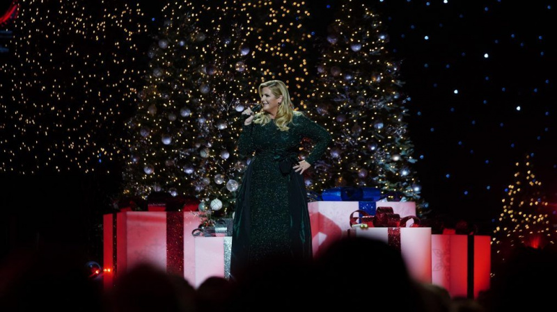 Trisha Yearwood fala sobre o Natal no país CMA, tradições natalinas e vozes femininas de apoio
