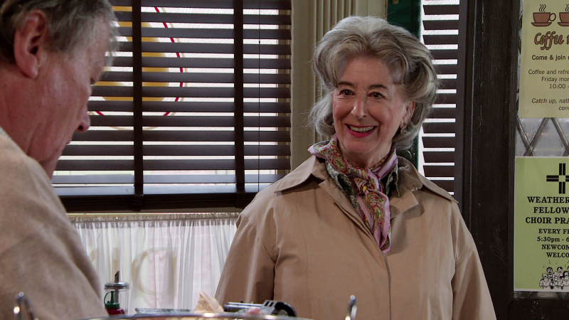Maureen Lipman คนโปรดของ Coronation Street เผยว่าเธอจะอยู่บนสบู่ได้นานแค่ไหน