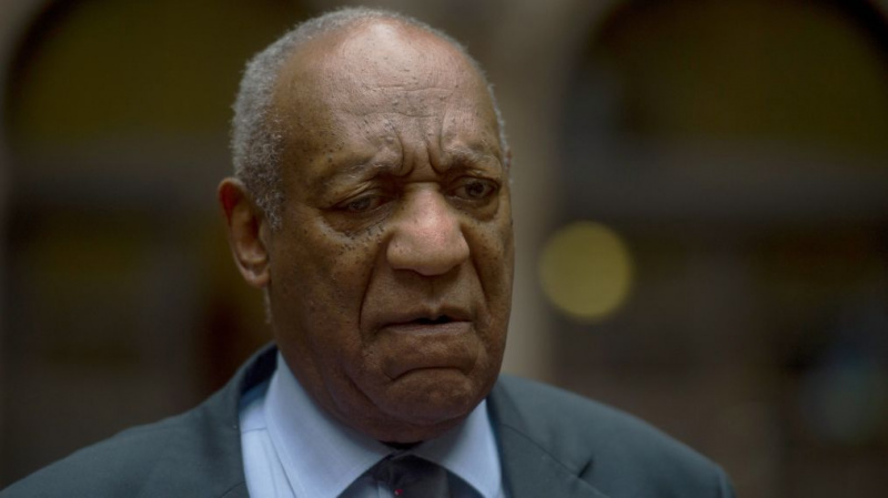 Manifestante em topless no julgamento de Cosby foi a ex-atriz de 'Cosby Show' Nicole Rochelle