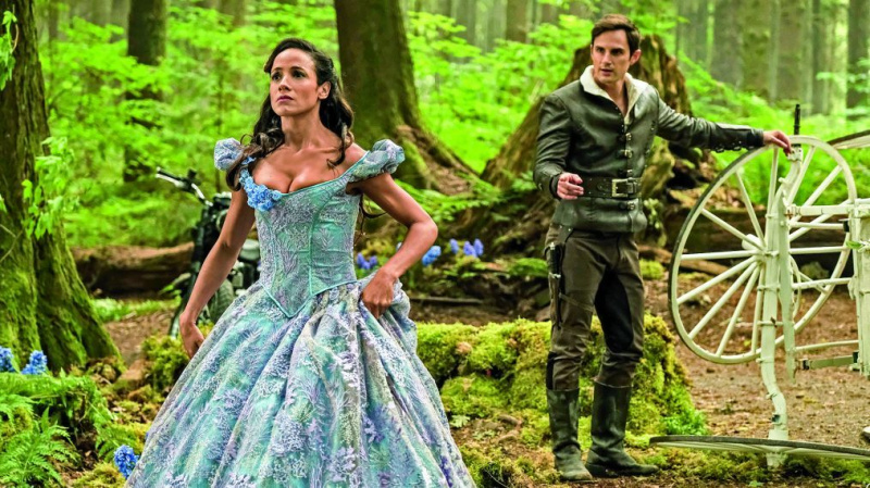 EN GANG EN GANG - DANIA RAMIREZ, ANDREW J. WEST