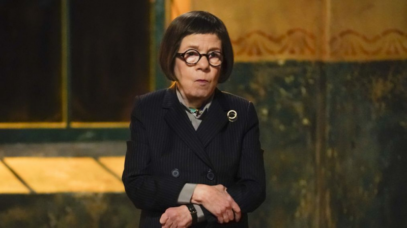 Pregúntele a Matt: Hetty en 'NCIS: LA', 'DWTS' Malaise, Acción de Gracias TV Classics, 'This Is Us' en Vietnam, 'You' Fandom