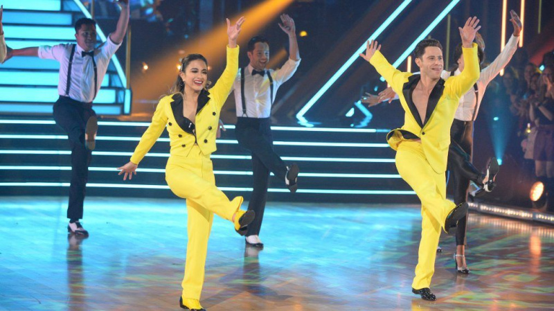 Skatīt Ally Brooke 'DWTS' izrādes: no viņas zemākajiem līdz perfektajiem rādītājiem (VIDEO)
