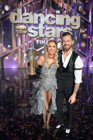 Kaitlyn Bristowe Dancing With the Stars Mirrorball Trophy Saison 29 Artem Chigvintsev