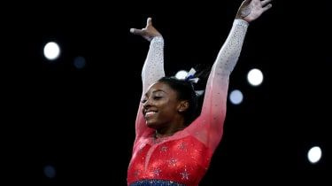 Spodenki sportowe: Simone Biles tworzy historię medali na świecie w gimnastyce, a „Statua Zlatana” zostaje odsłonięta w Szwecji