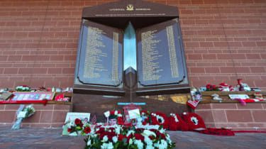 Sportsshorts: Liverpool hylder de 96 Hillsborough-ofre, og F1 2020-spiltraileren afsløres