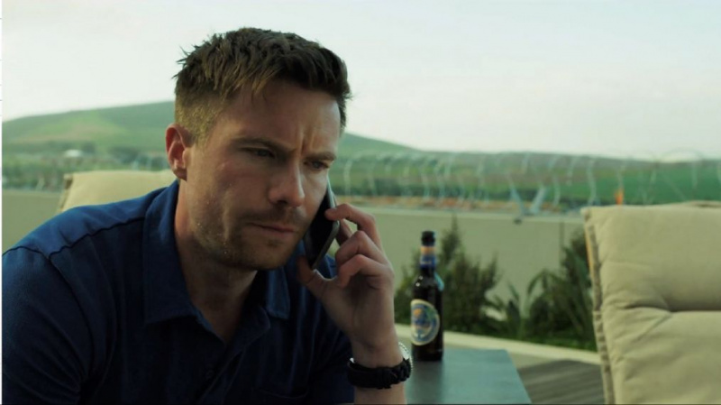 La star di Game of Thrones Joe Dempsie ha una forte tensione nella premiere della stagione 2 di Deep State (VIDEO)