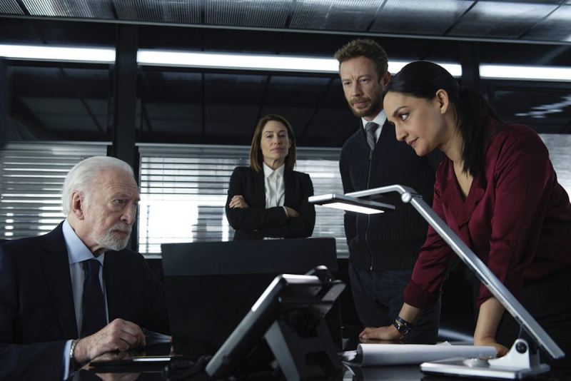 Christopher Plummer Claire Forlani Kris Holden Ried Archie Panjabi Wyjazd