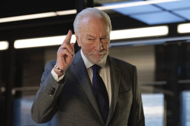 Christopher Plummer Avgang Sesong 1 Howard Lawson