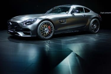 Mercedes-AMG GT C Edition 50 е представен по време на Северноамериканското международно автомобилно изложение през 2017 г. в Детройт, Мичиган, 9 януари 2017 г. / AFP / JIM WATSON (Снимката трябва да чете JIM WATSON/A