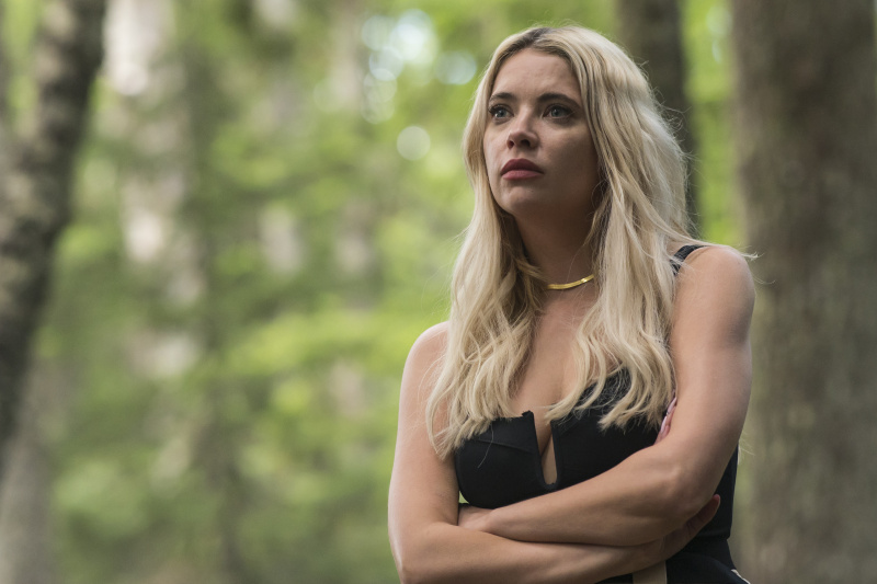   Ashley Benson ako Cara vo filme Divočina.