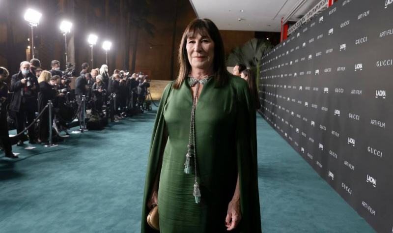 Towards Zero'nun yıldızı Anjelica Huston, Gucci giyerek 10. Yıllık LACMA ART+FILM GALA'ya katıldı