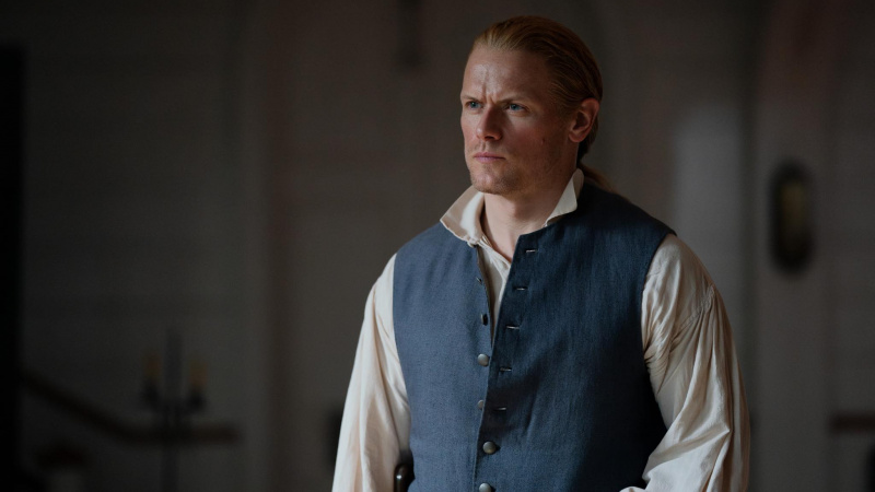 Sam Heughan은 놀라운 Outlander 피날레에 반응하고 시즌 8을 예고합니다.