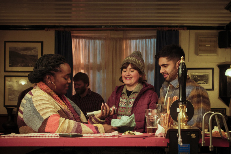   Wunmi Mosaku, Arian Nik και Ella Bruccoleri στο Passenger Episode 1 Recap