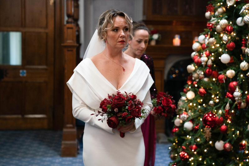 EastEnders のネタバレ: Janine Butcher の結婚式の日 HORROR!