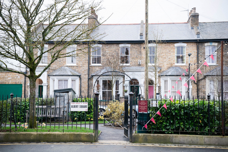 ตัวอย่างภาคฤดูร้อนของ EastEnders: 7 เรื่องพลิกผันที่เหลือเชื่อมุ่งหน้าสู่วอลฟอร์ด