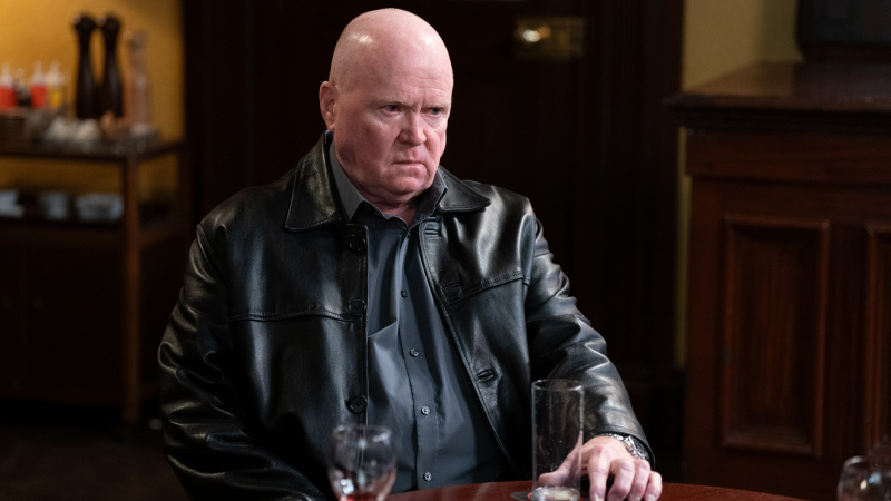 EastEnders тази вечер вижда трагичен обрат на легендата на Уолфорд, който ще изпрати ударни вълни около площада