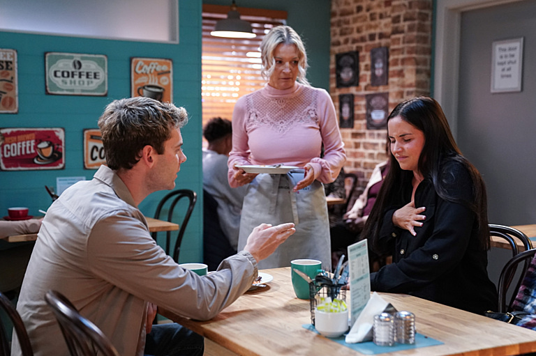 EastEnders spoiler'ı, Peter Beale, Kathy Beale, Lauren Branning