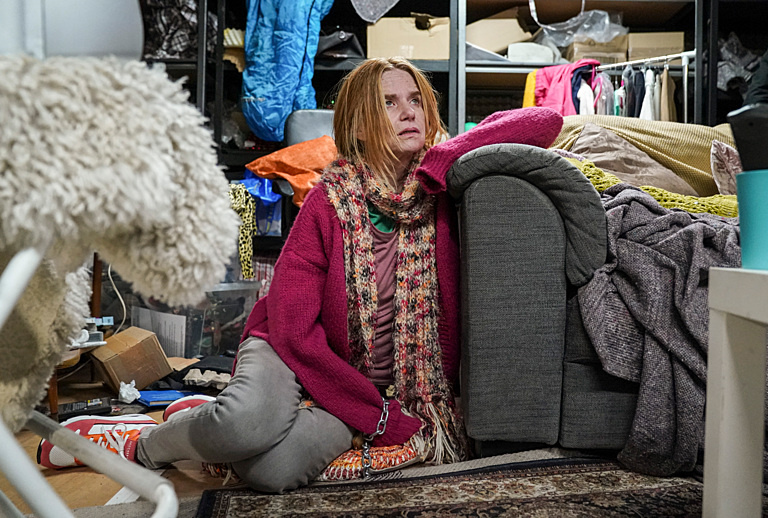 สปอยเลอร์ EastEnders: Bianca จะหนีจากนักฆ่า Reiss หรือไม่?