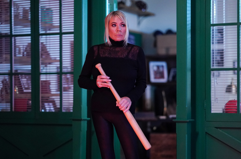 EastEnders'tan Sharon TEHLİKEDE, işler korku hesaplaşmasında ÖLÜMCÜL bir hal alıyor