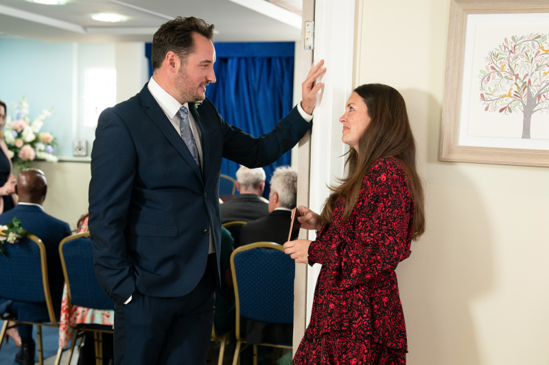  Martin Fowler y Stacey Slater se preparan para la boda