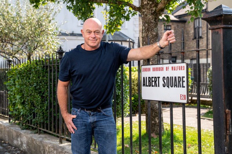  Spoilers Eastenders, Рос Кемп като Грант Мичъл