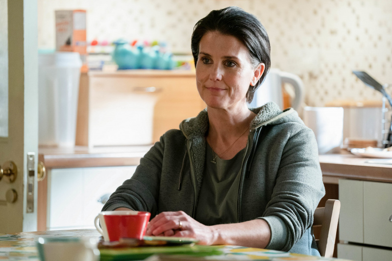 EastEnders spoilers: Eve Unwin ΦΕΥΓΕΙ ΣΟΥΚΙ!