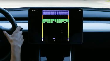 Tesla Lieldienu olas: labākie slepenie režīmi un kā tos atrast